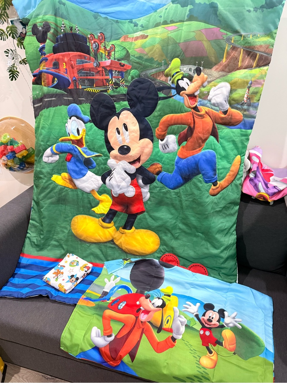 Disney Mickey Mouse & Friends toddler bed set new see details